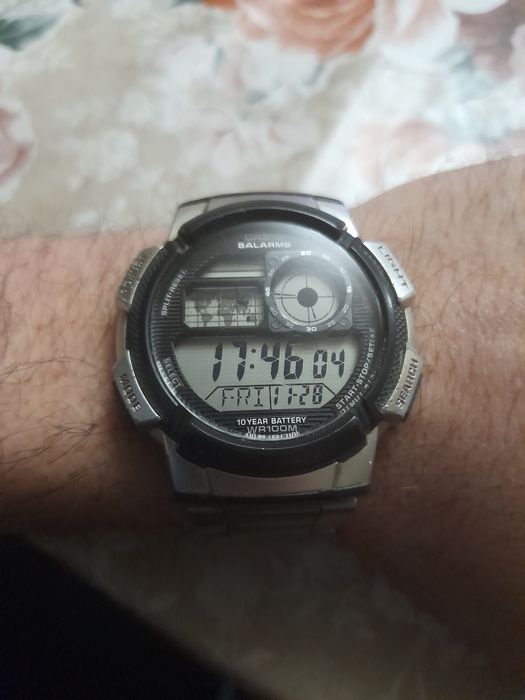 Часовник Casio wave