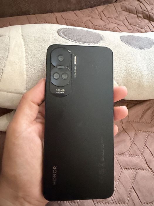 Honor 90 Lite 8/256 Гб. Отличное состояние. Android15