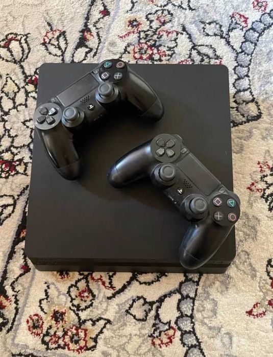 PLAYSTATION 4 SLIM 500 GB Vzlom emas