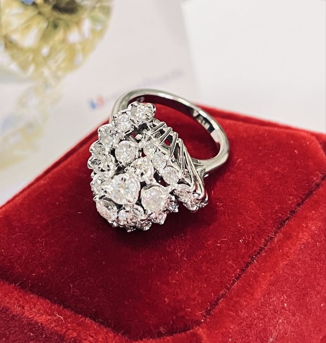 Дамски пръстен бяло злато и диаманти