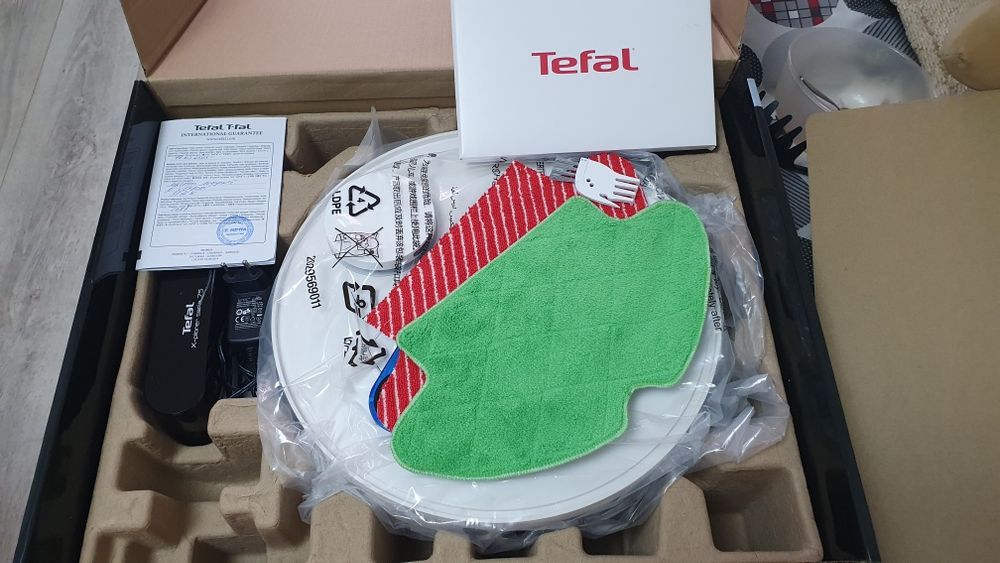 Продам робот пылесос Tefal