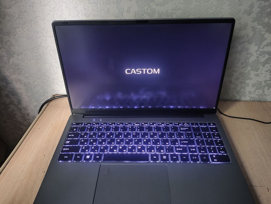 Ноутбук Castom GS-E200