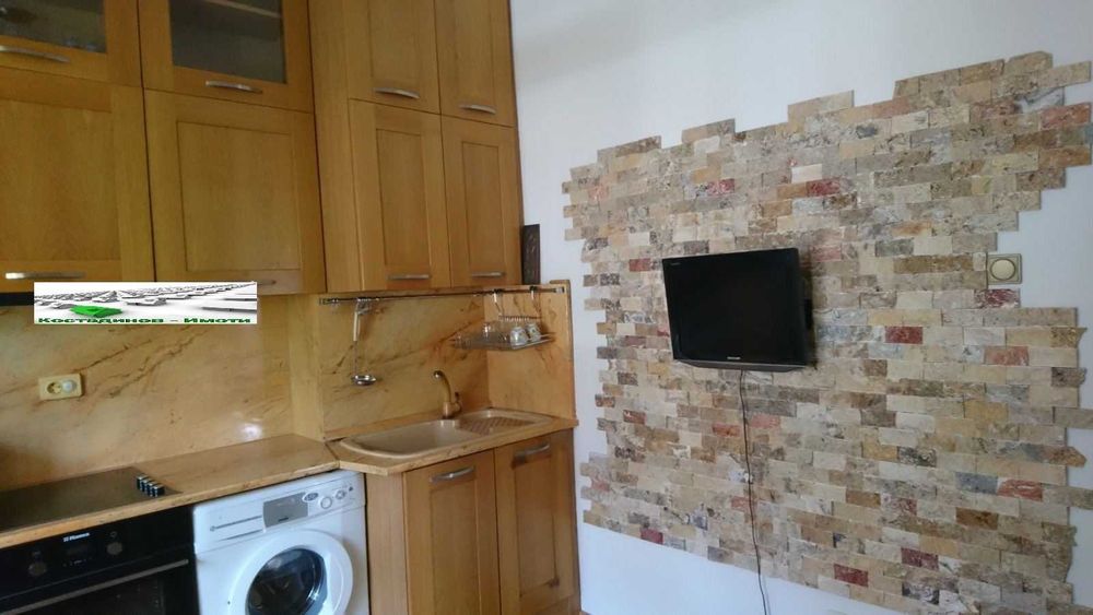 Дава се под наем Двустаен апартамент в Пловдив, Младежки Хълм - 60 кв.м за 459 € - Снимка #1