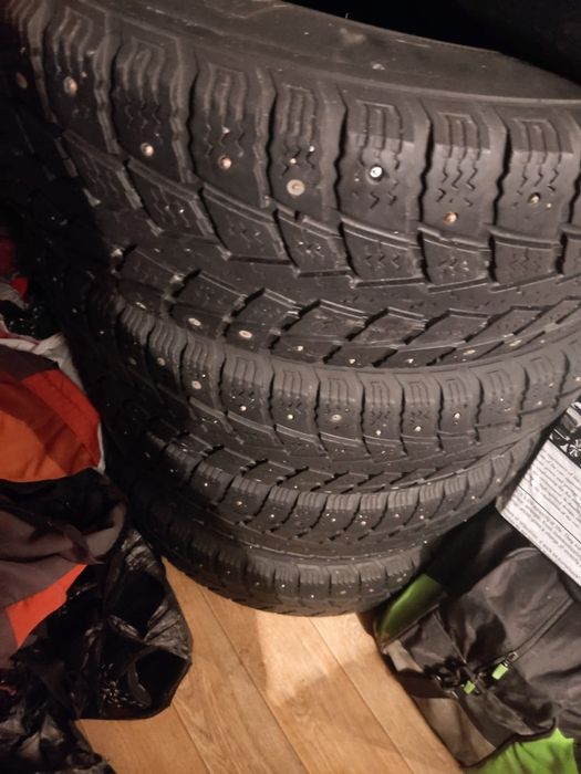 Шины зимние, для джипа. Коплект.