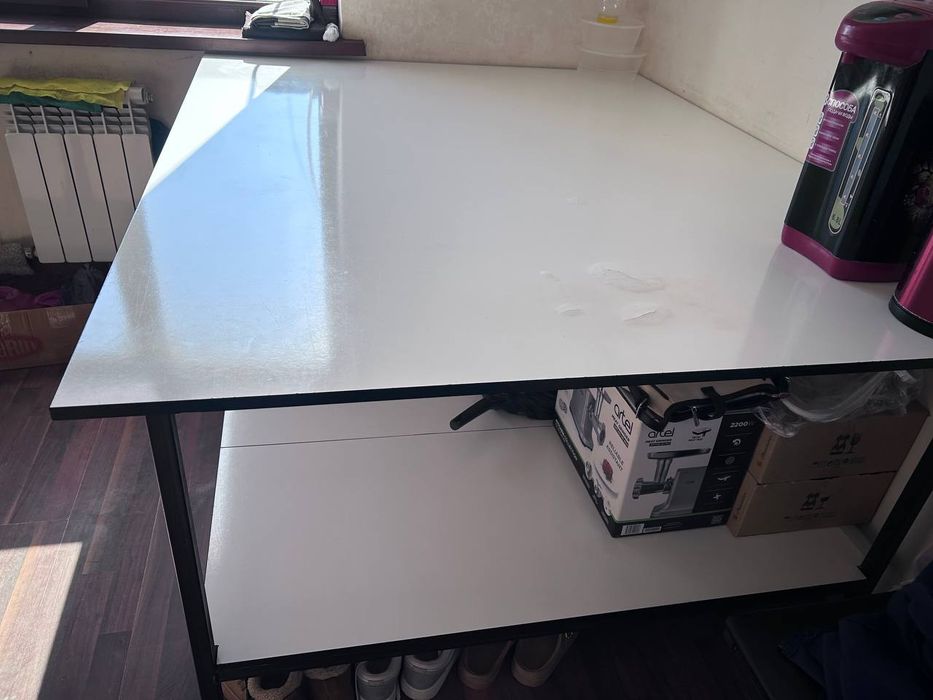 Kafe uchun mebel va uskunalar sotiladi