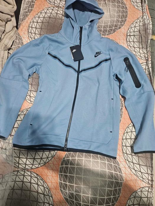 Nike Tech Fleece Екип - Размер М
