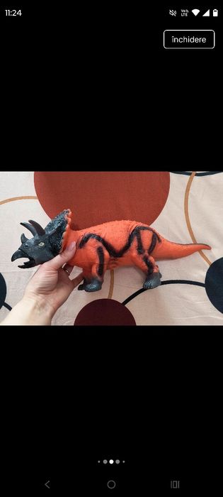 Dinozaur din plastic cauciucat cu sunete