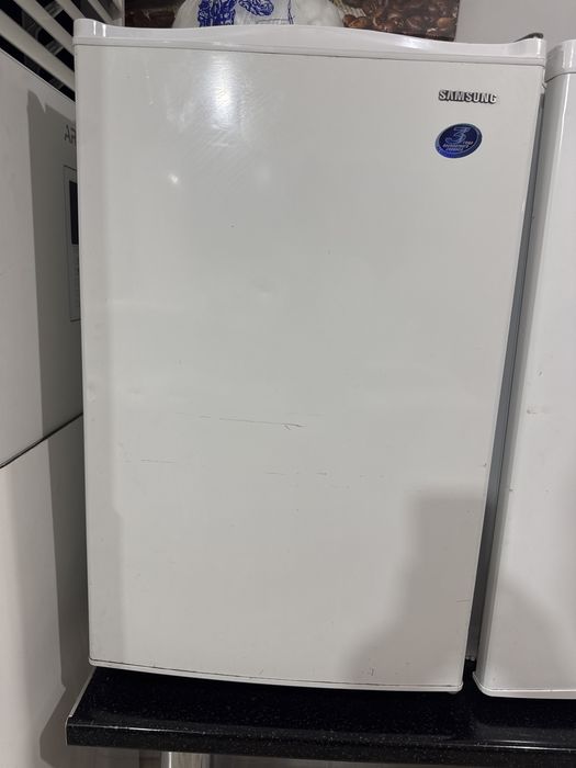 Холодильник для кафе / офиса