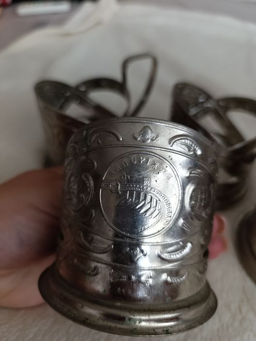 Set 4 suporturi pahar ceai Podstakannik argintate, URSS 1967 – Hidrocentrala Zaporojie / DniproHES