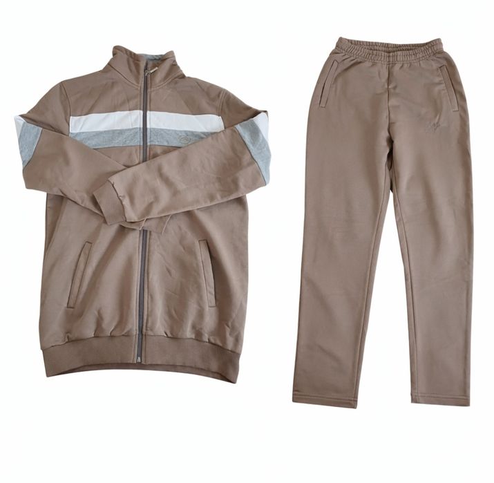 Спортивный костюм.