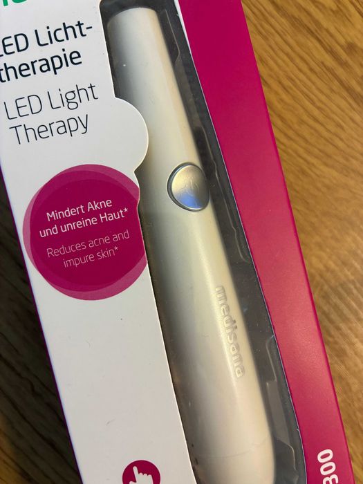 Писалка за светлинна терапия Medisana DC 300 LED