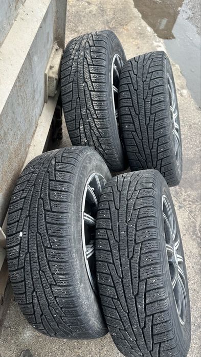 Комплект дисков с зимней резиной