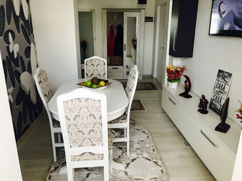 Inchiriez  Apartament 2 camere decomandat