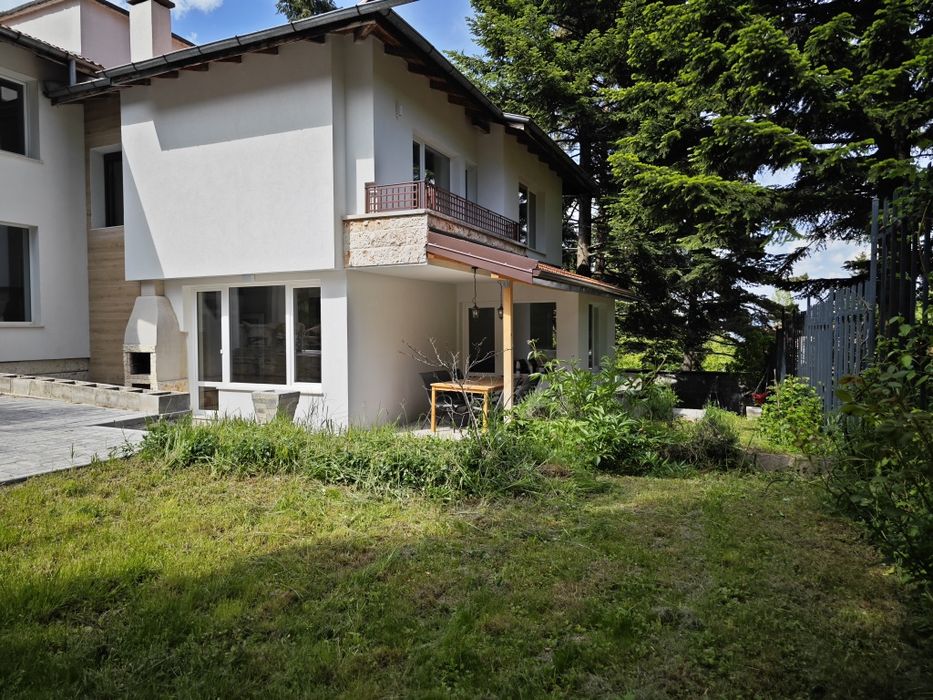 Дава се под наем Къща в София, Драгалевци - 350 кв.м за 3060 € - Снимка #1