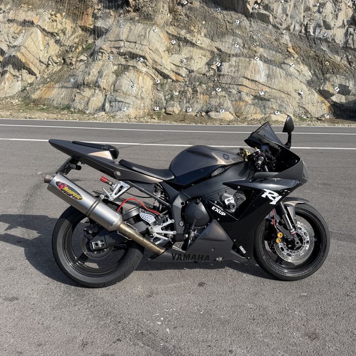 Yamaha R1 RN09 2002