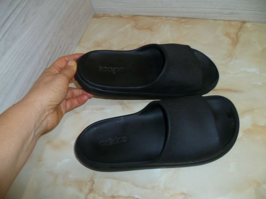 ADIDAS чехли №39