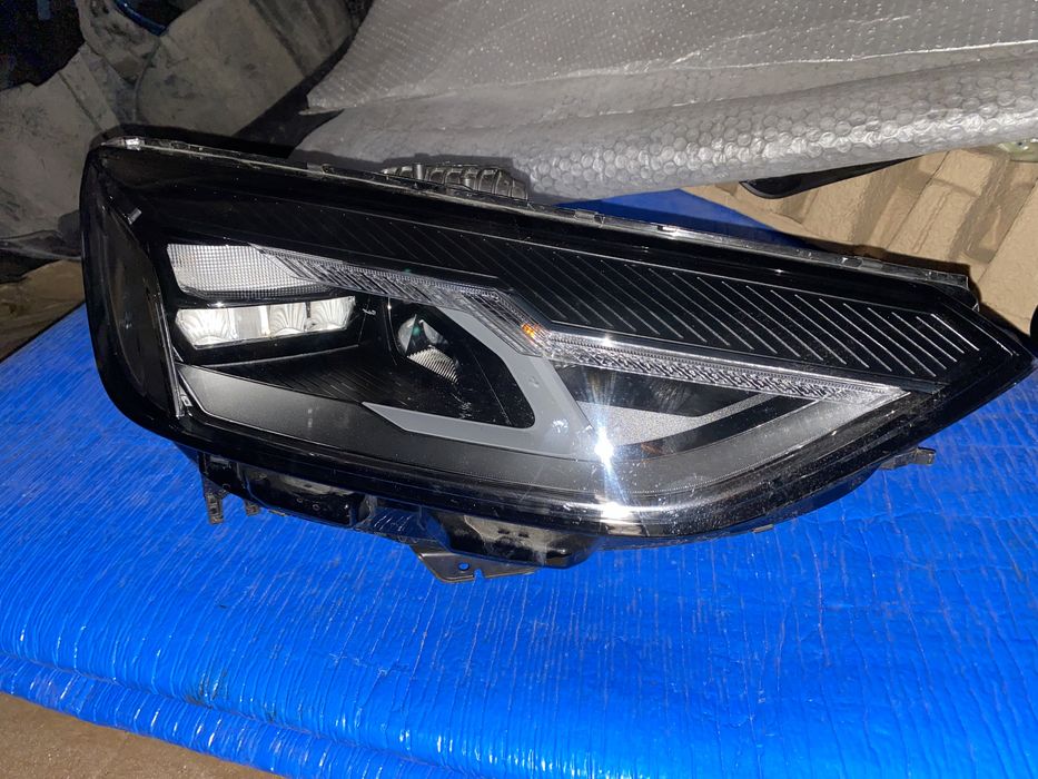 Far Audi A4 B9 8W facelift 2020 - 2023 faruri stanga dreapta