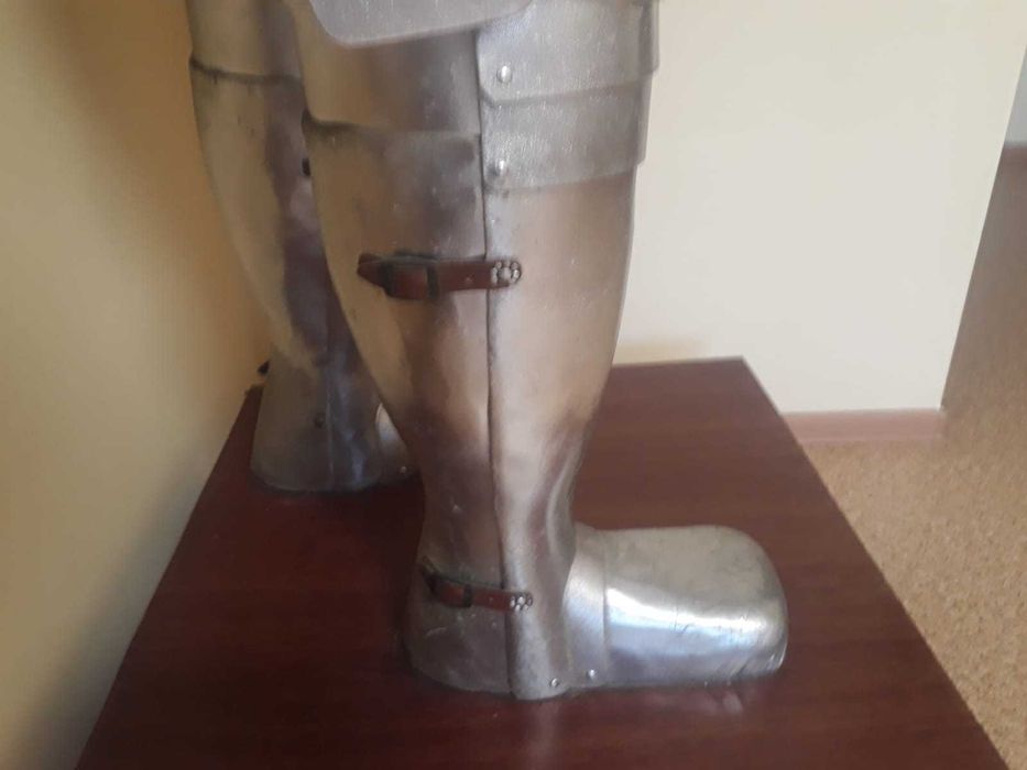 Рыцарь-крестоносец продаётся