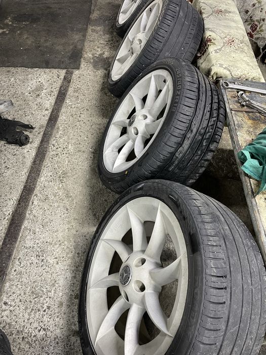 Продам комплект r18, разболтовка 5*112.