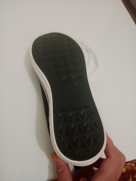 Продам кеды новые