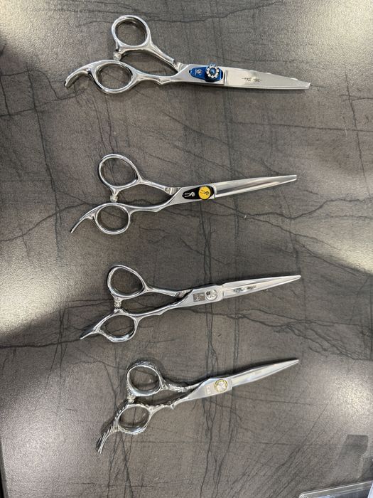 Vand foarfeca frizerie si pelerine