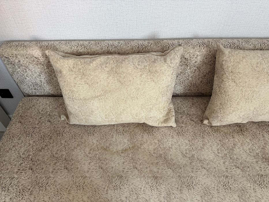 ДИВАН Б/У белый