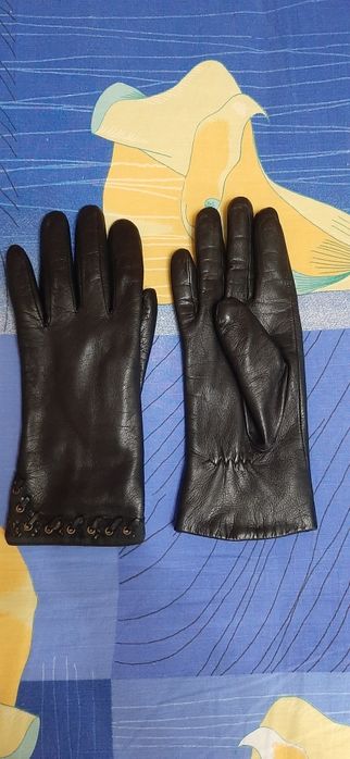 Женские перчатки