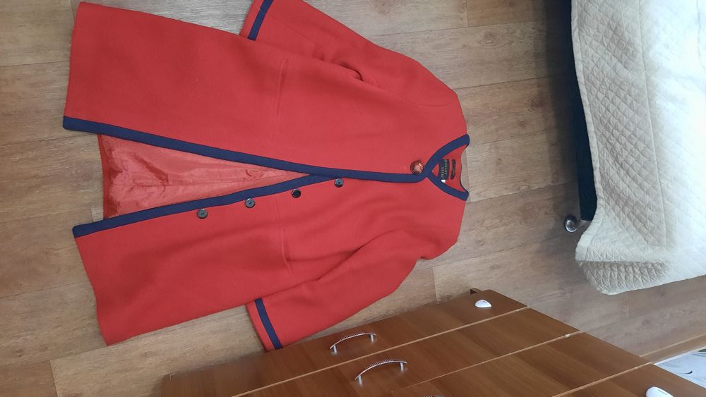 продаю пальто, куртки 52-54 р