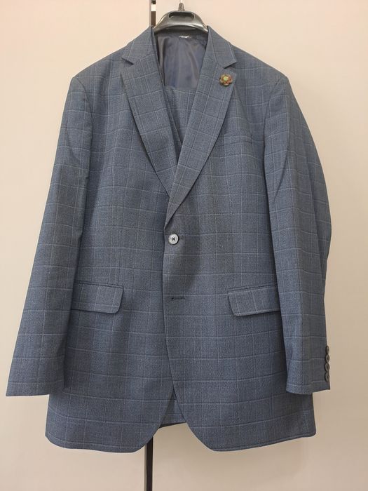 Костюм мужской...