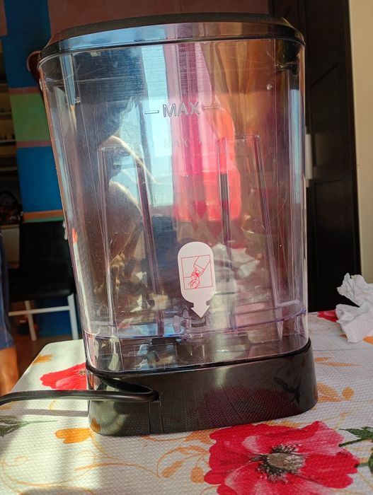 Vând aparat de cafea Myria