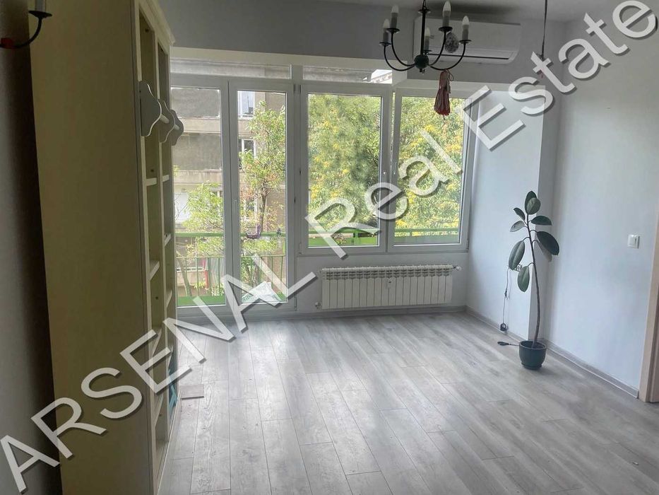 Дава се под наем Тристаен апартамент в София, Център - 80 кв.м за 950 € - Снимка #3