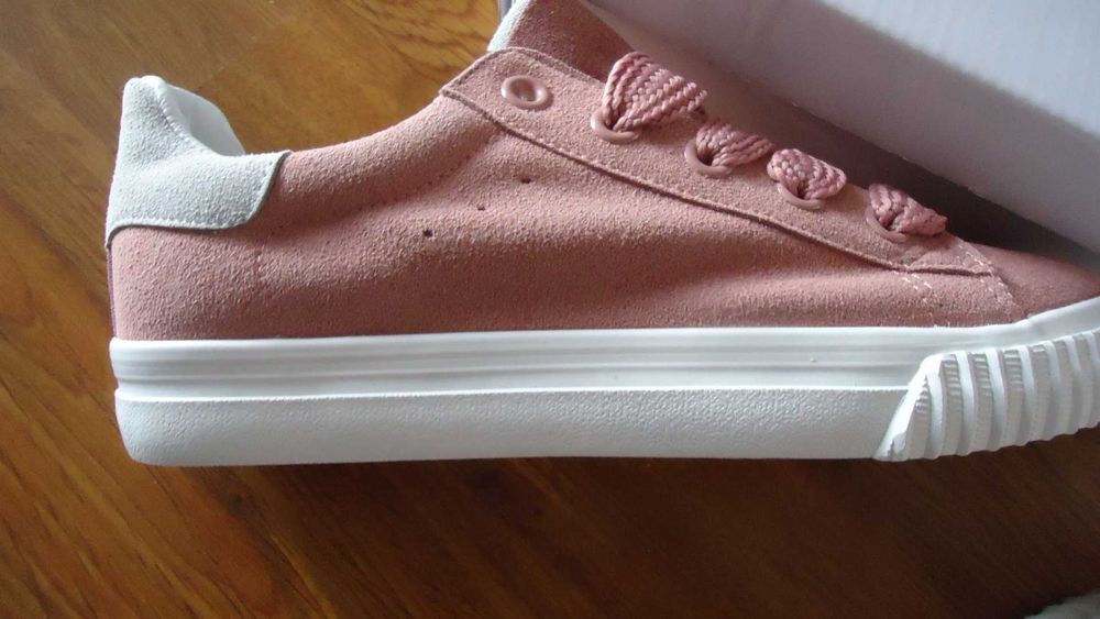 Розови кецове -нови