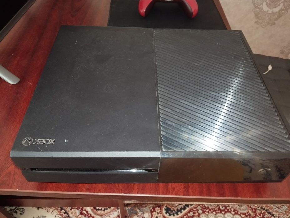 Продам Xbox One 800Gb
