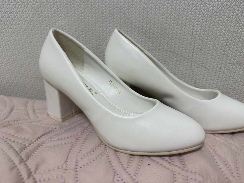 Туфли белая 34 -35 размер