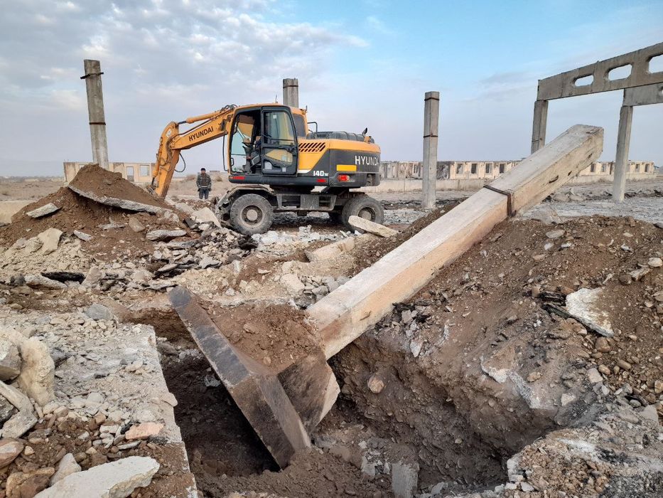 Калонна б/у состояние хорошее. 30штук имеется. 3'500'000 за штук.