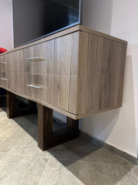 Дизайнерски ТВ шкаф, изработен по поръчка