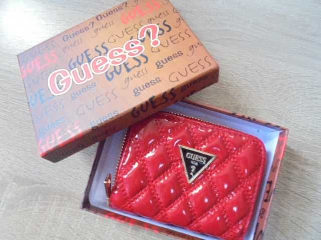 Портмонета на ''GUESS'' с кутия