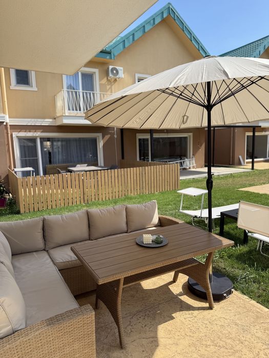 Set terasa cu umbrela inclusa