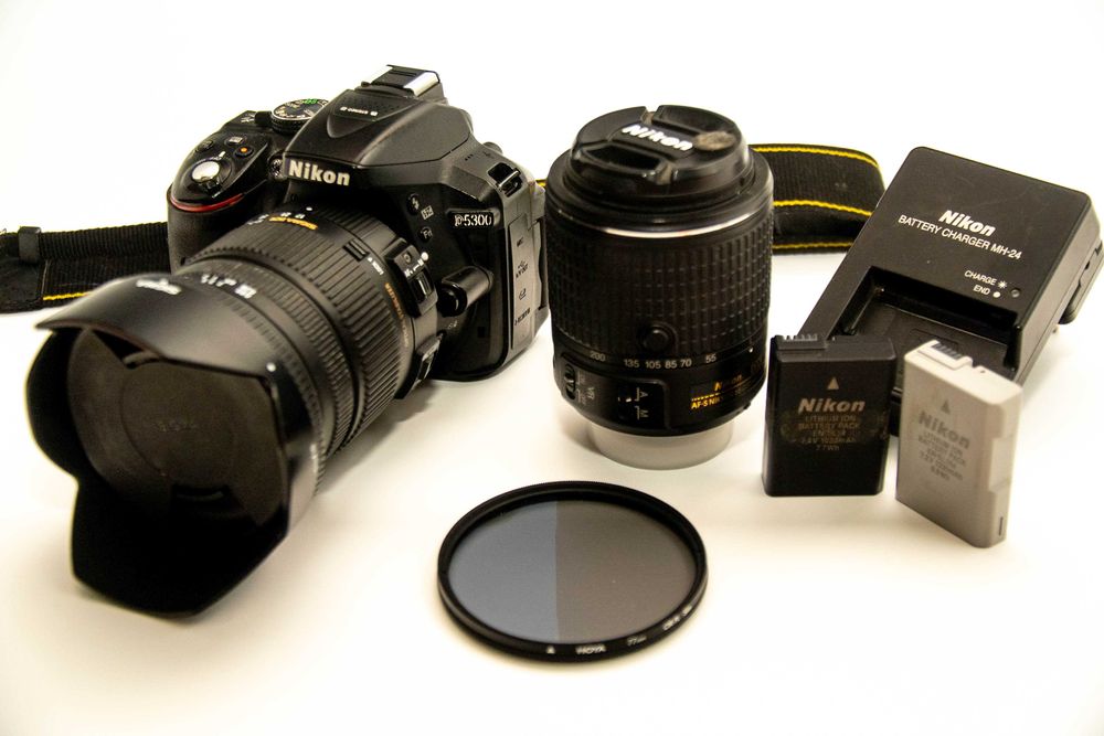 Nikon D5300 cu obiectiv NIkkor 55-200 si Sigma 17-50 f2.8