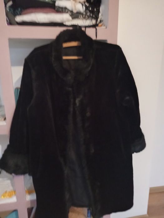 Haina blana sintetica