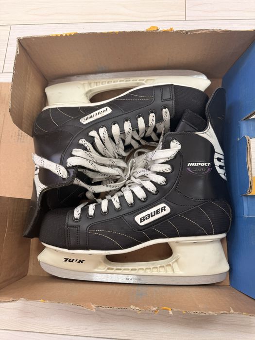 Продам хоккейные коньки Bauer Impact 200 (модельная взрослая)
