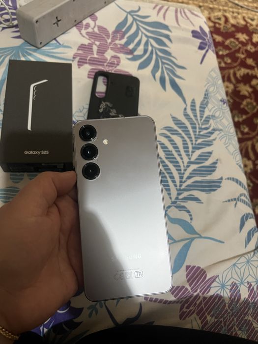 Samsaung S25 с гарантией
