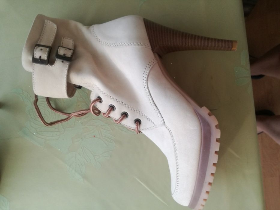 Vând ghete piele Paris