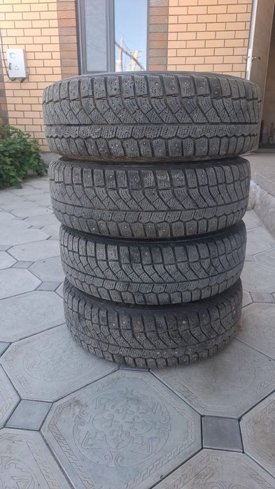 Продам зимние шины Viatti