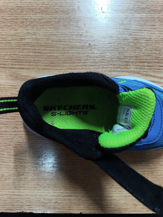 Pantofi sport pentru copii cu luminite Skechers-LIGHT UP METEOR LIGHTS - Sneakers low - black/blue/lime nr. 23