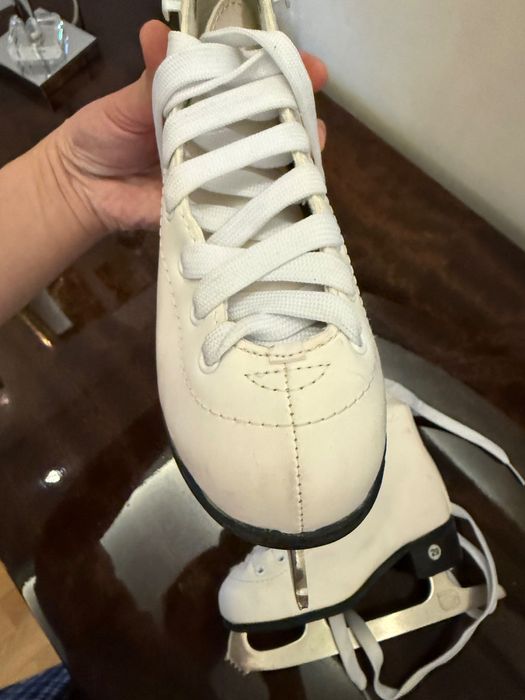 Продам детские коньки