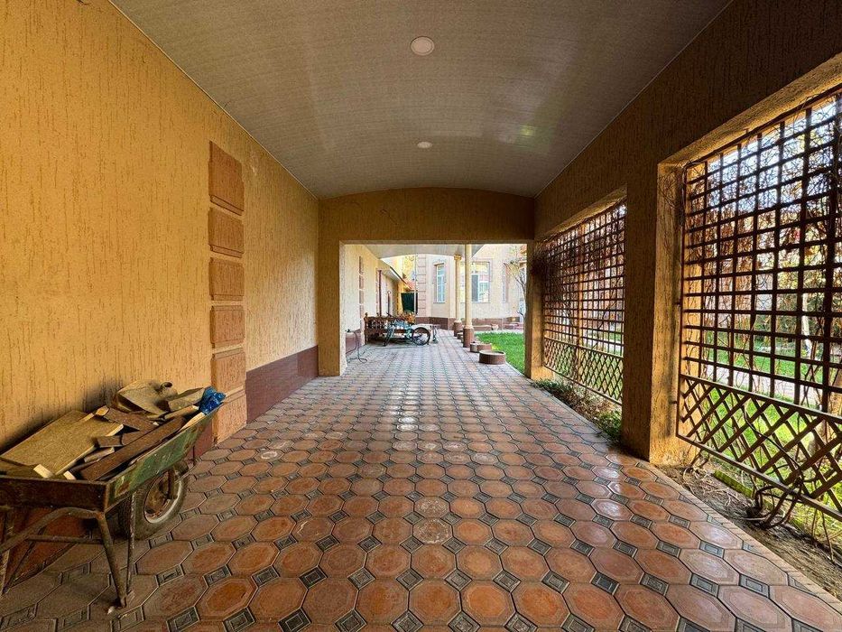 Продаётся дом около М-Улугбекского пасп. стола, 5,8 соток, фасад 20 м.