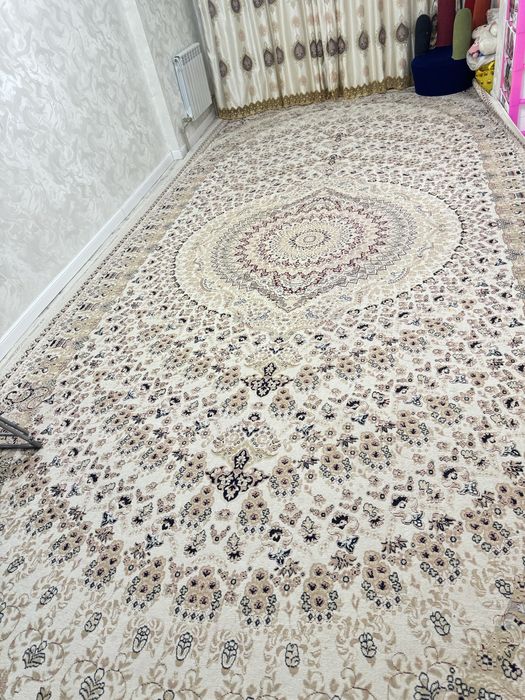 Продам ковер в хорошем состоянии