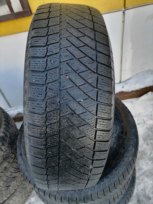 Продам резину н 235/75/15