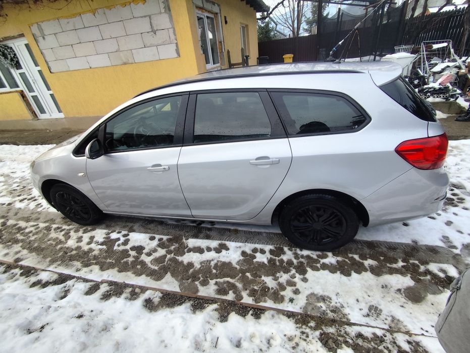 Opel Astra J Sports Tourer 2013 1.7 cdti euro5